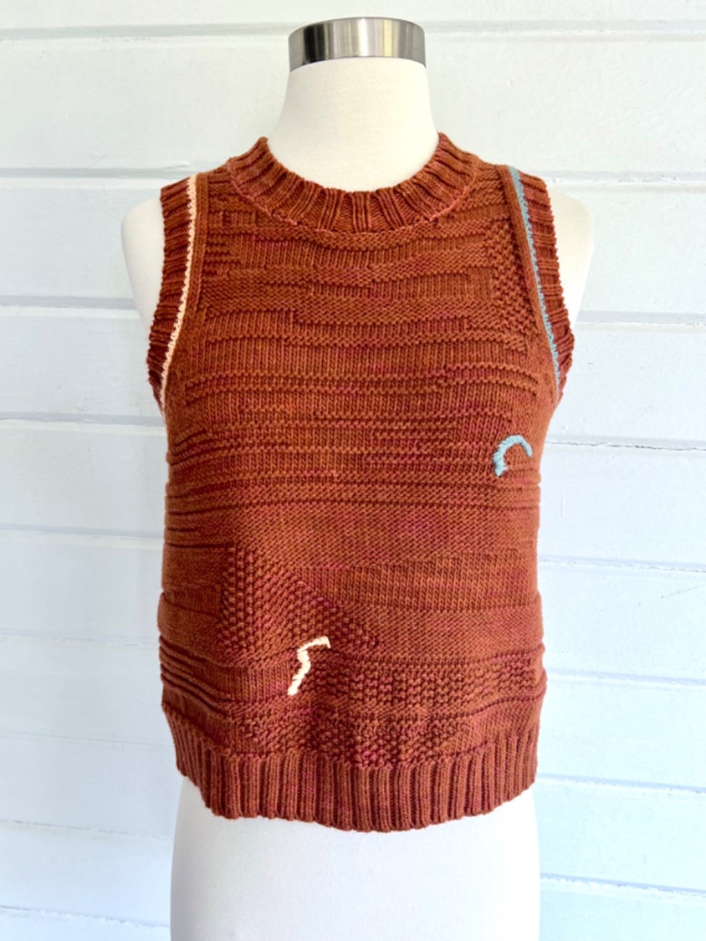 THE ENDERY Textured Crewneck Cotton Sweater Vest in Rust - XS/S
